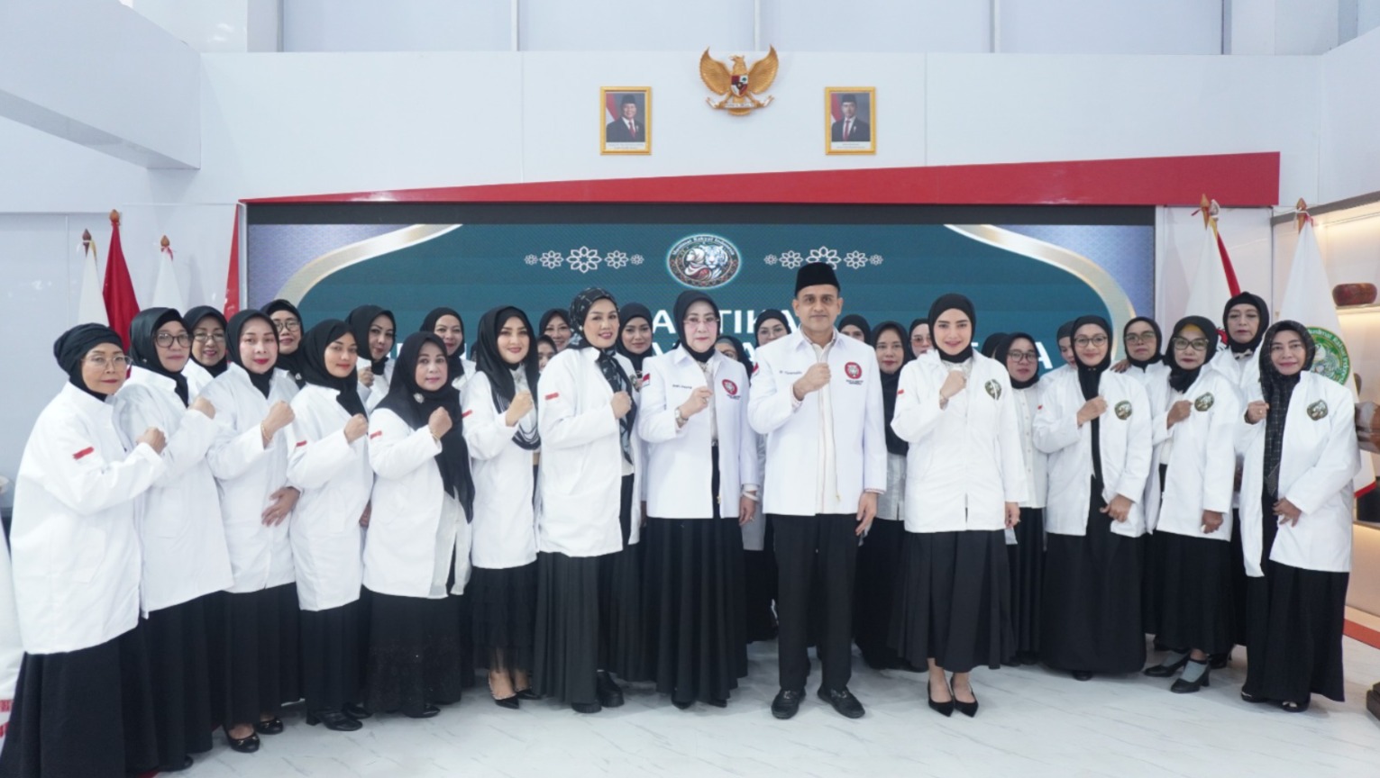 Ketua Umum Partai Rakyat Indonesia, Muhammad Nazaruddin, Resmi Melantik Pengurus Muslimat Rakyat Indonesia: Perkuat Basis Perempuan